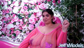 a threesome relationship