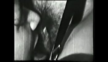 سكس شابه بعد خروج العائلة وتتواصل مع صديقها ينيكها