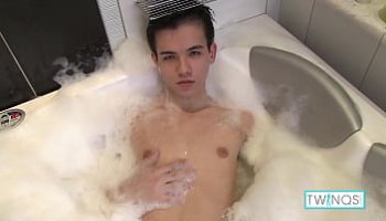 threesome women porn