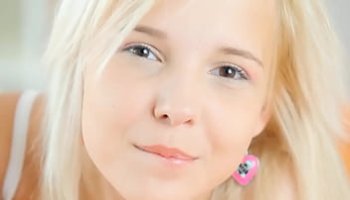 جليسه الاطفال