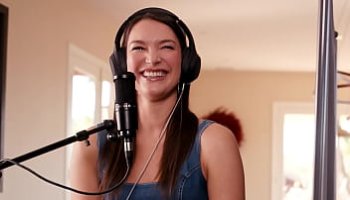 twin lesbian sisters