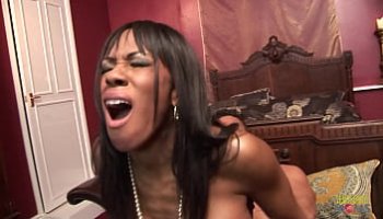 amatuer threesome creampied