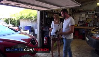 amature couch blowjob