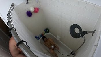 lesbians shaving pussy