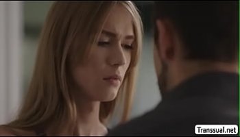 مجموعه من الزنوج ينيكو بنت وحده ويقذف في كسه