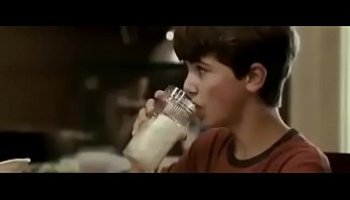 فيلم اجنبى الثلاث بنات