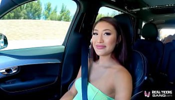 how to kiss a girl at school